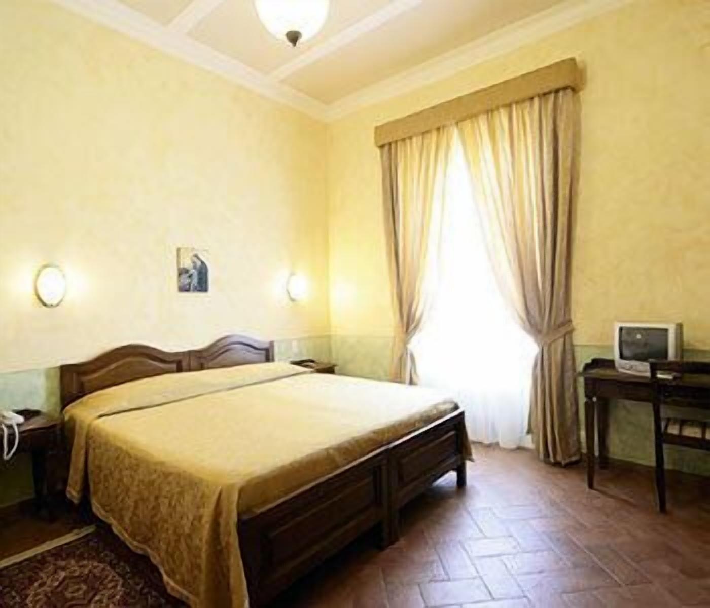 Hotel Oasi Neumann กอร์โตนา ภายนอก รูปภาพ