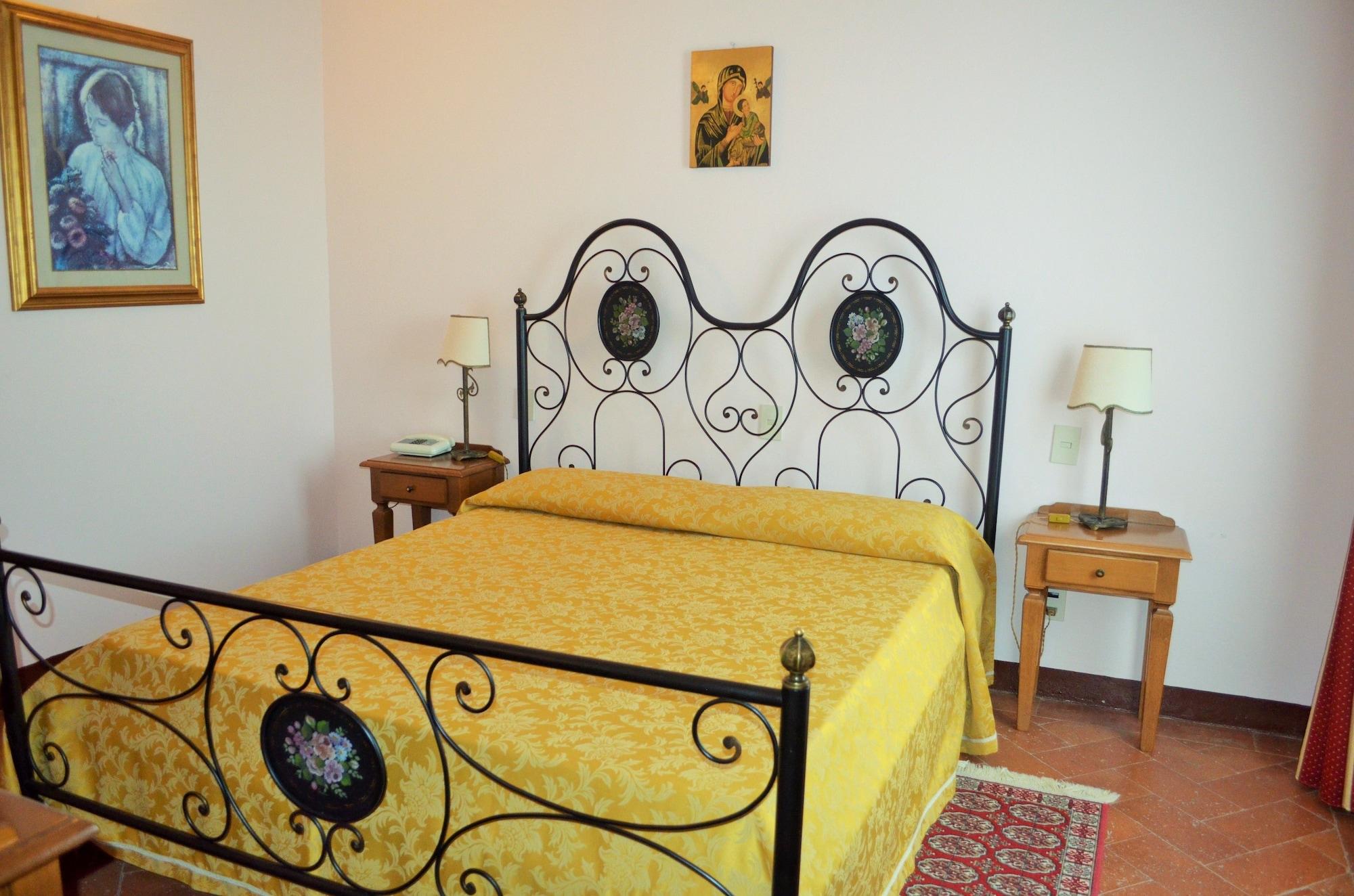 Hotel Oasi Neumann กอร์โตนา ภายนอก รูปภาพ