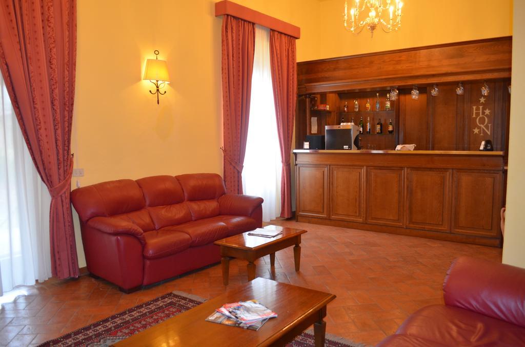 Hotel Oasi Neumann กอร์โตนา ภายนอก รูปภาพ