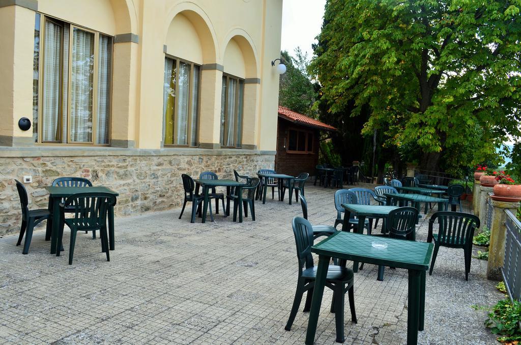 Hotel Oasi Neumann กอร์โตนา ภายนอก รูปภาพ