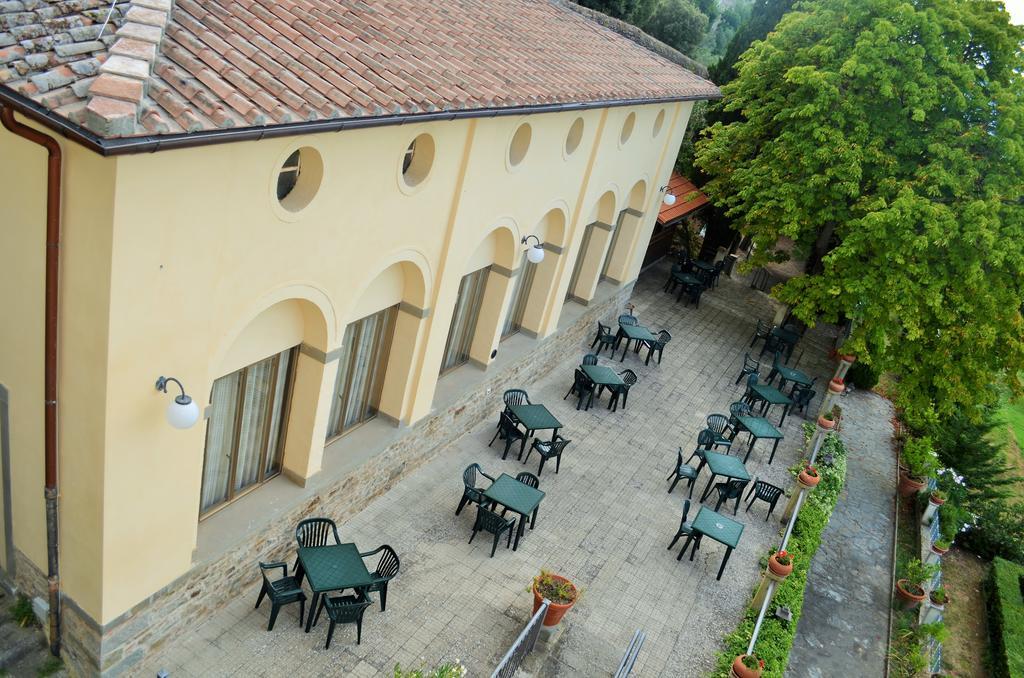 Hotel Oasi Neumann กอร์โตนา ภายนอก รูปภาพ