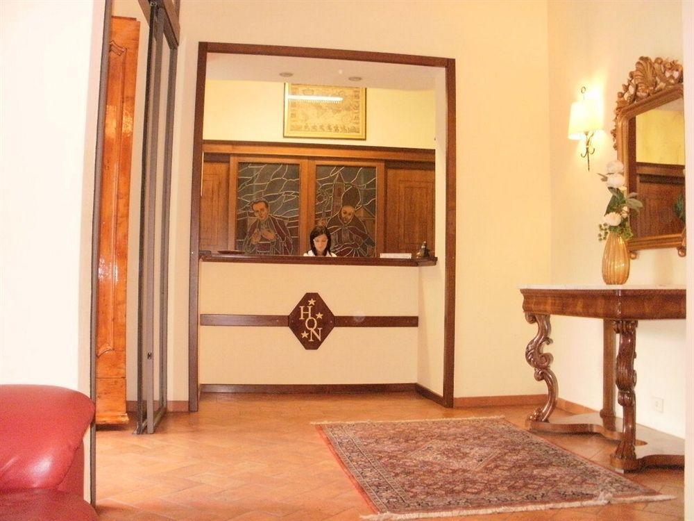 Hotel Oasi Neumann กอร์โตนา ภายนอก รูปภาพ