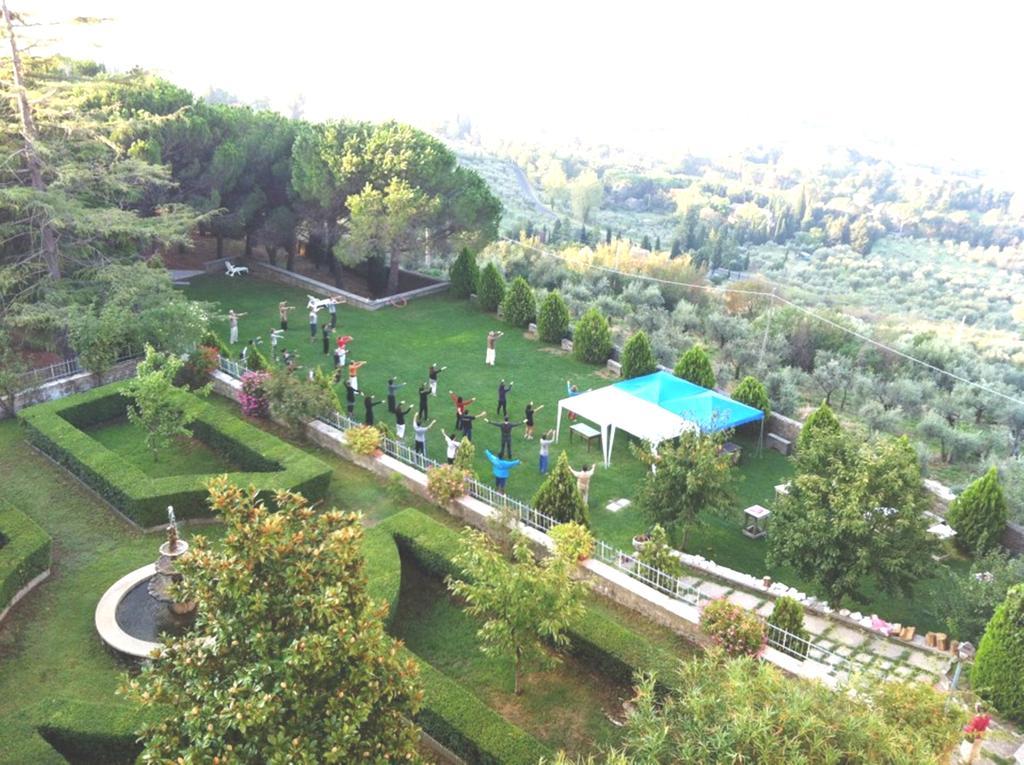 Hotel Oasi Neumann กอร์โตนา ภายนอก รูปภาพ